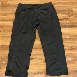 Black cropped leggings